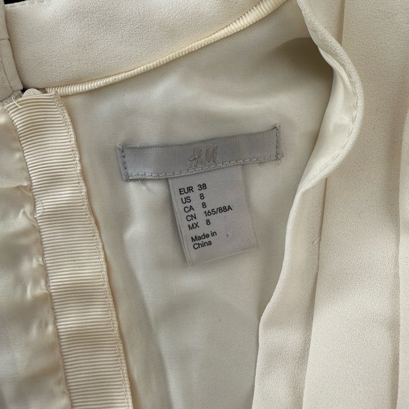 H&M Crepe V Neck Mini Dress - Picture 4 of 5